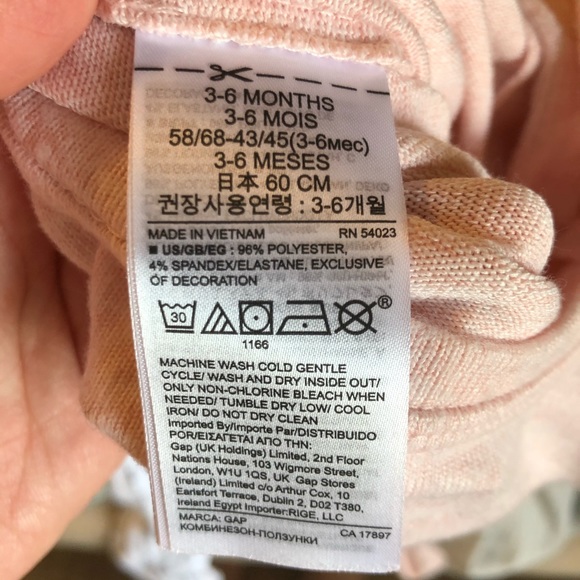 NWT 👶🏻 Set of 2 GAP Onesies (3-6 months) - Picture 7 of 7